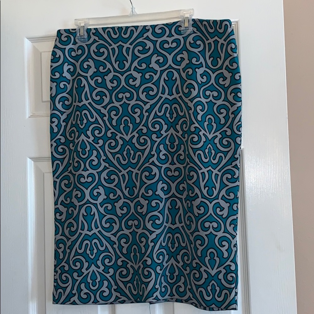 Teal and grey print skirt with zippered closure